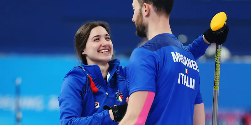 Stefania Constantini e Amos Mosaner dopo la vittoria in semifinale contro la Svezia alle Olimpiadi di Pechino (Elsa/Getty Images)