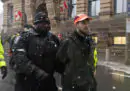 La polizia canadese ha detto che farà sgomberare il Freedom Convoy