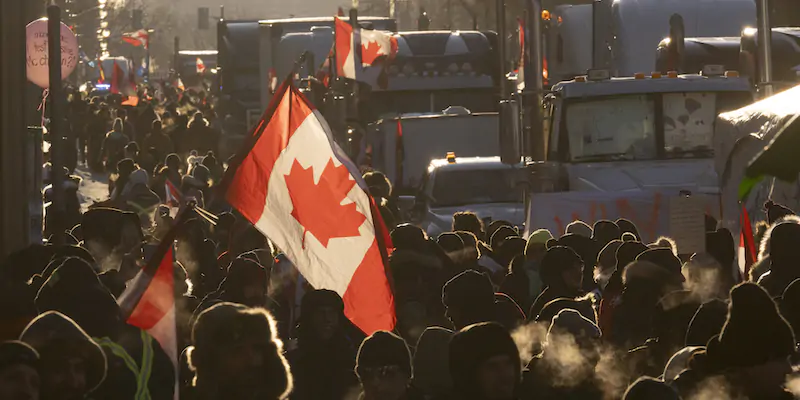 Le proteste a Ottawa (THE CANADIAN PRESS/Adrian Wyld via AP)