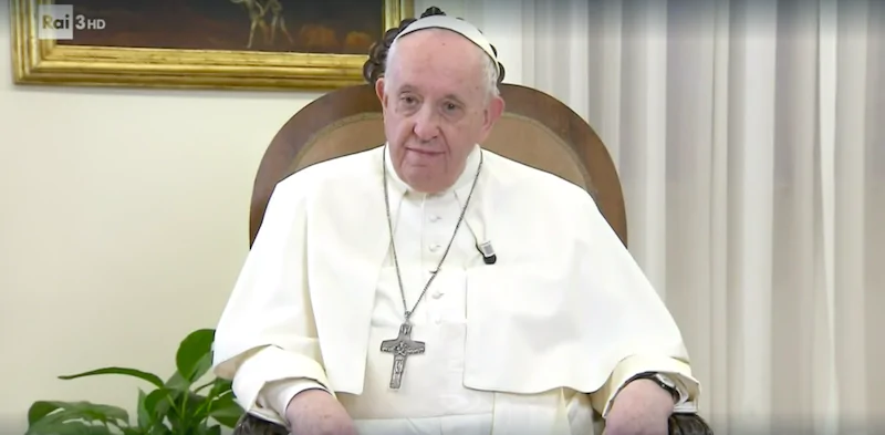 Papa Francesco dice che la gestione europea dei migranti è «criminale»