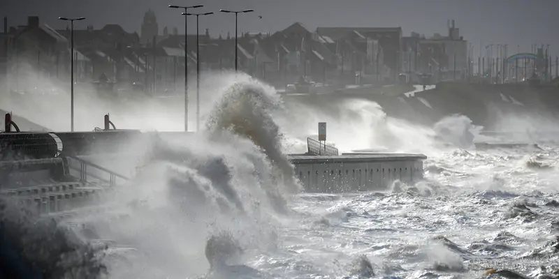 Onde sul lungomare di Blackpool, in Inghilterra, il 18 febbraio 2022 (Christopher Furlong/Getty Images)