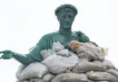 I monumenti ucraini protetti da cumuli di sacchi di sabbia