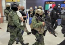 L’arresto e l'estradizione del capo di un potente cartello della droga messicano hanno provocato violente proteste a Nuevo Laredo, al confine con gli Stati Uniti