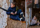 La foto della bambina ucraina col fucile e il lecca-lecca era in posa