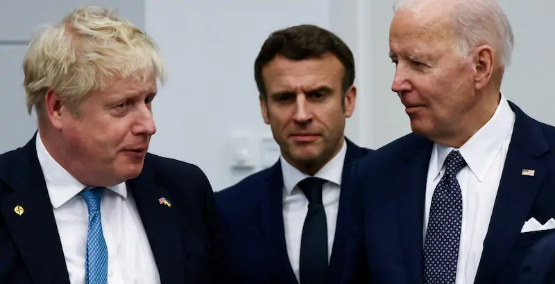 Boris Johnson, Emmanuel Macron e Joe Biden (Henry Nicholls - Pool/Getty Images)