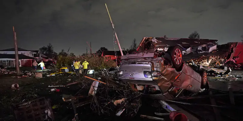 Un tornado ha provocato grossi danni a New Orleans, nel sud-est degli Stati Uniti: una persona è morta
