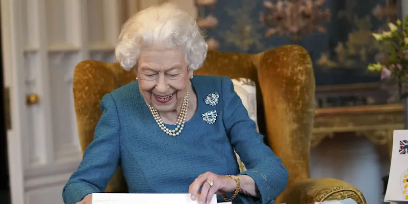 La regina Elisabetta II del Regno Unito (Steve Parsons/PA Wire via AP)