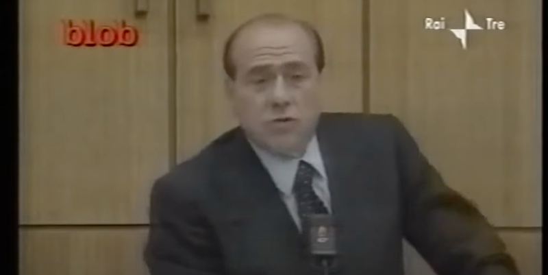 Silvio Berlusconi durante la conferenza stampa in cui pronunciò il cosiddetto editto bulgaro