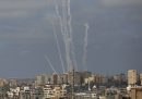 Israele ha bombardato la Striscia di Gaza in risposta al lancio di un razzo verso Tel Aviv