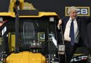 La foto sull'escavatore che ha messo Boris Johnson nei guai in India 