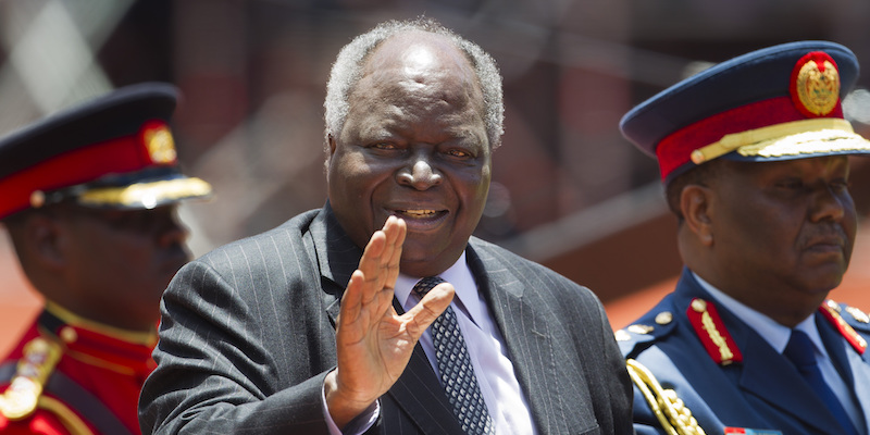 L'allora presidente del Kenya Mwai Kibaki in una foto del 2013 (AP Photo/ Ben Curtis, file)