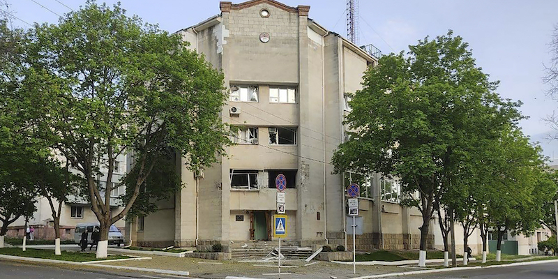 L'edificio a Tiraspol danneggiato (Ministry of Internal Affairs of Transnistria via AP)