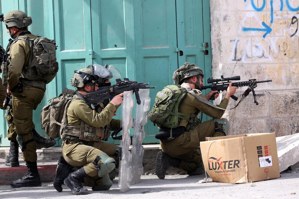 Le forze di sicurezza israeliane hanno ucciso tre palestinesi in Cisgiordania