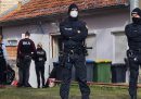 In Germania sono stati arrestati quattro estremisti di destra sospettati di aver pianificato il rapimento del ministro della Salute