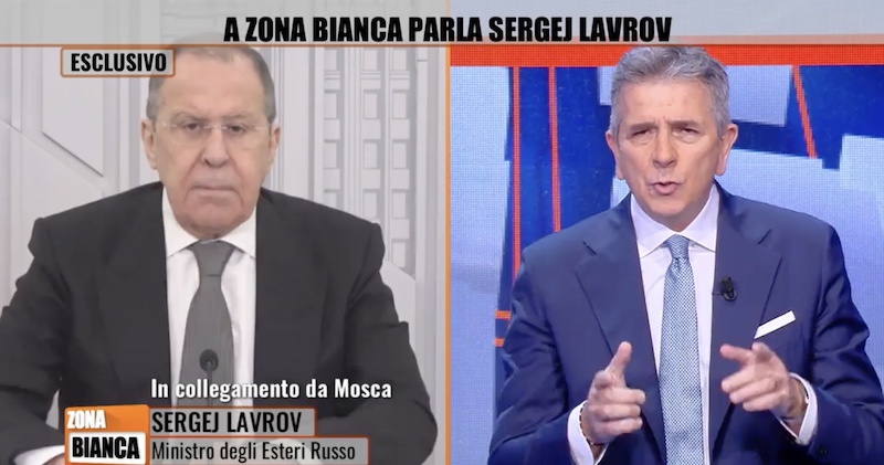 Il ministro degli Esteri russo, Sergei Lavrov, intervistato da Giuseppe Brindisi a "Zona Bianca" (via MediasetPlay)