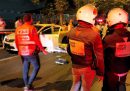 Almeno tre persone sono morte in un attentato nella città israeliana di El'ad