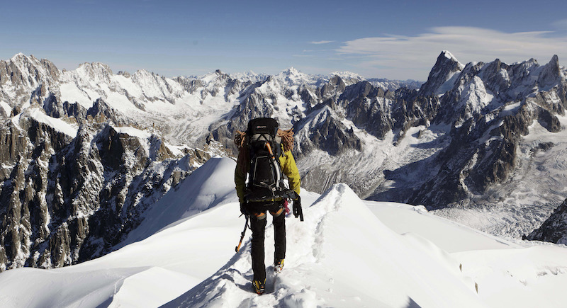 Alpinista sul Monte Bianco, nel 2011 (AP Photo/David Azia,File)