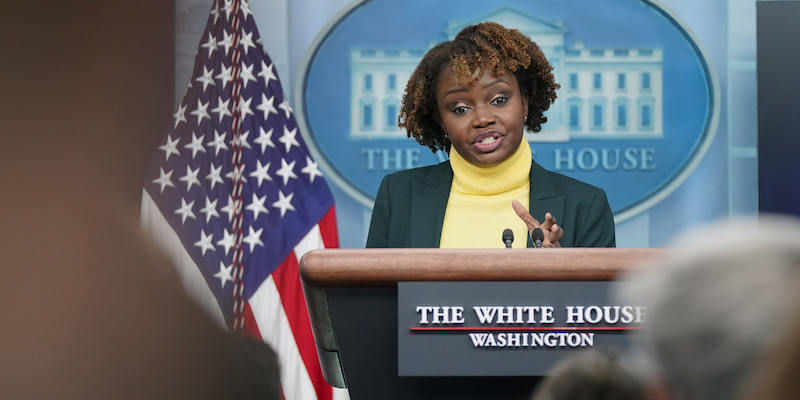 Karine Jean-Pierre è stata nominata portavoce della Casa Bianca: è la prima persona nera a ricoprire questo ruolo 