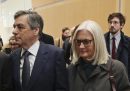 Le condanne per l'ex primo ministro francese François Fillon e la moglie Penelope sono state confermate in appello