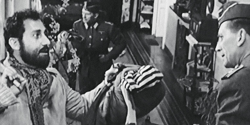 Una scena di "Una vita difficile" (1961) di Dino Risi: a sinistra Alberto Sordi, a destra Borante Domizlaff, ex ufficiale delle SS 