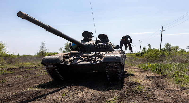 Un'esercitazione dell'esercito ucraino nel sud del paese (John Moore/Getty Images)