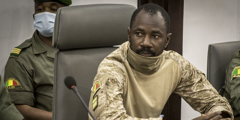 Il colonnello Assimi Goita, a capo della giunta militare che governa il Mali (AP Photo, File)