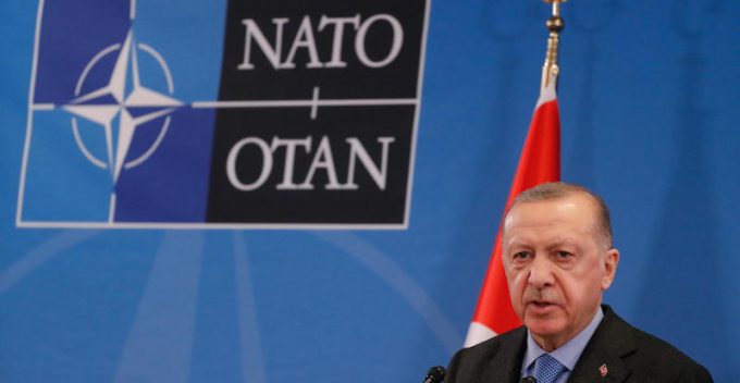 La Turchia ha bloccato il primo passaggio per l’adesione di Finlandia e Svezia alla NATO