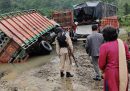 Decine di persone sono morte a causa di gravi alluvioni nel nord-est dell'India e in Bangladesh