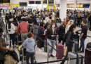 Il weekend lungo nel Regno Unito ha messo in crisi gli aeroporti di mezza Europa
