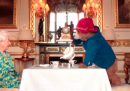 Il video della regina Elisabetta II con l'orsetto Paddington, per celebrare i 70 anni di regno