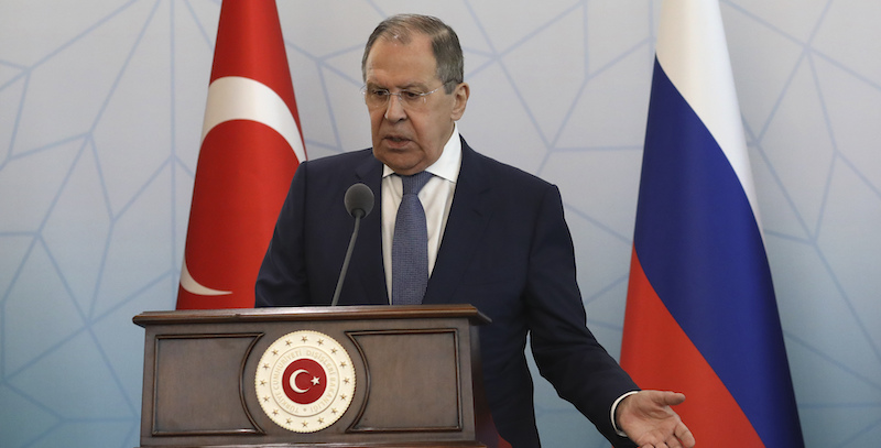 Il ministro degli Esteri russo Sergei Lavrov durante la sua visita di mercoledì in Turchia (AP Photo/Burhan Ozbilici)