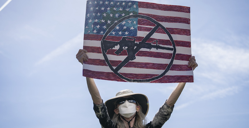 Una manifestazione contro le armi a Washington D.C. (Drew Angerer/Getty Images)