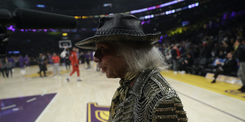 James Goldstein allo Staples Center di Los Angeles nel 2018 (AP Photo/Marcio Jose Sanchez)