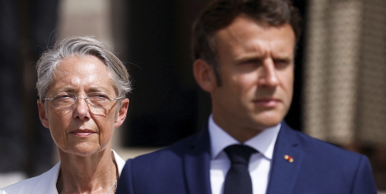 Élisabeth Borne e Emmanuel Macron, Parigi, 18 giugno 2022 (Gonzalo Fuentes, Pool via AP)
