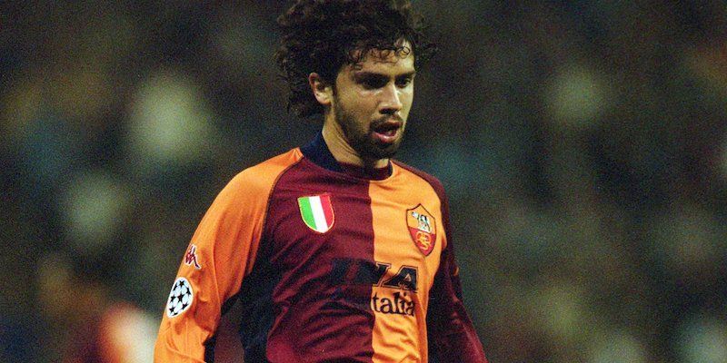 Damiano Tommasi in Real Madrid-Roma di Champions League nel 2001 (Getty Images)