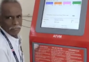 In India provano a risolvere così le code alle biglietterie delle stazioni
