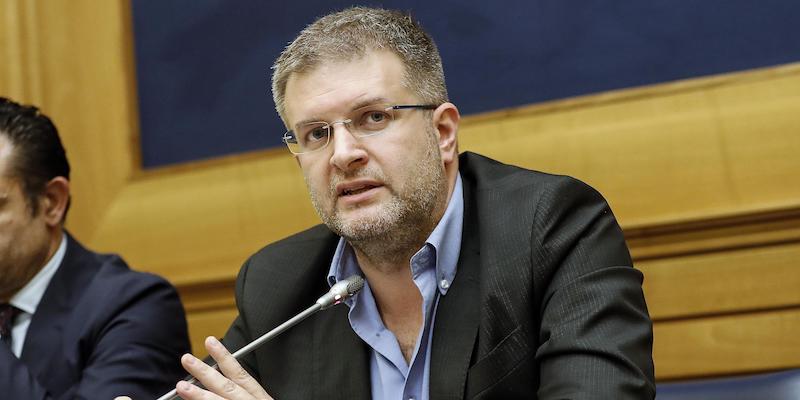 L’eurodeputato di Fratelli d’Italia Carlo Fidanza è indagato per corruzione