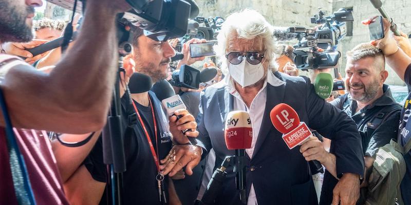 Beppe Grillo fotografato a Roma il 29 giugno 2022 (Mauro Scrobogna/LaPresse)