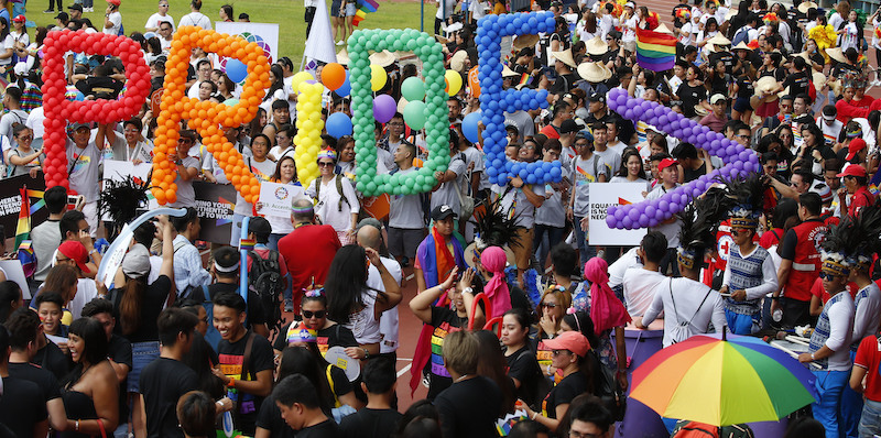 Una manifestazione per il Pride nelle Filippine (AP Photo/Bullit Marquez)