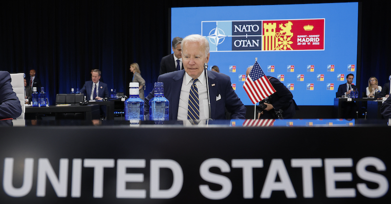 Il presidente degli Stati Uniti Joe Biden alla riunione della NATO (Jonathan Ernst/Pool Photo via AP)