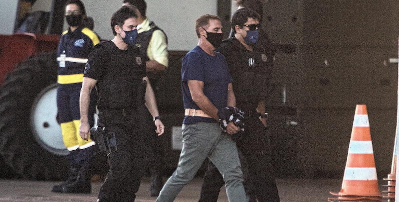 Rocco Morabito dopo l'arresto in Brasile (ANSA/EPA/Joedson Alves)