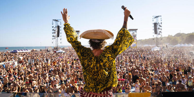 Jovanotti sul palco di Lignano Sabbiadoro (ANSA / MICHELE LUGARESI)