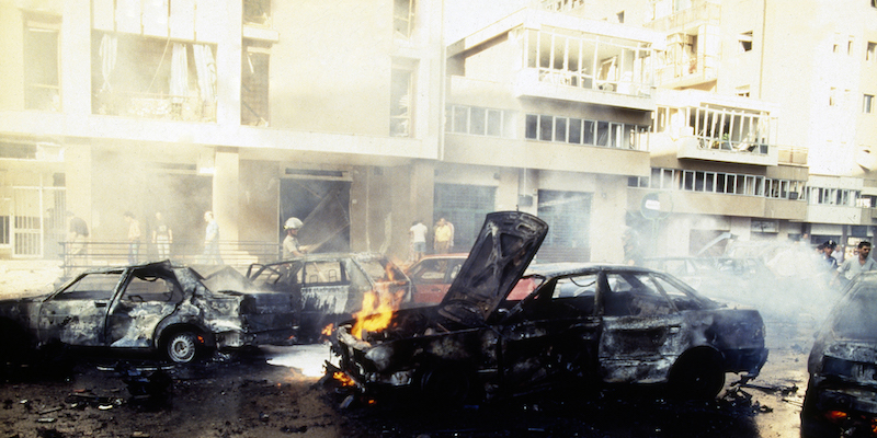 La distruzione provocata dall'autobomba in via D'Amelio, a Palermo, il 19 luglio 1992 (LaPresse)