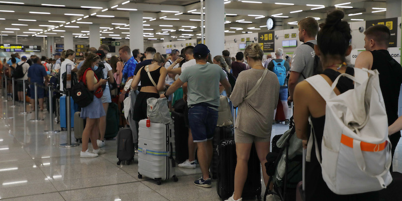 
Viaggiatori all'aeroporto di Maiorca, 16 luglio 2022
(Clara Margais/dpa