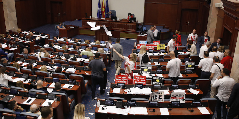 Il parlamento della Macedonia del Nord, a Skopje (AP Photo/Boris Grdanoski)