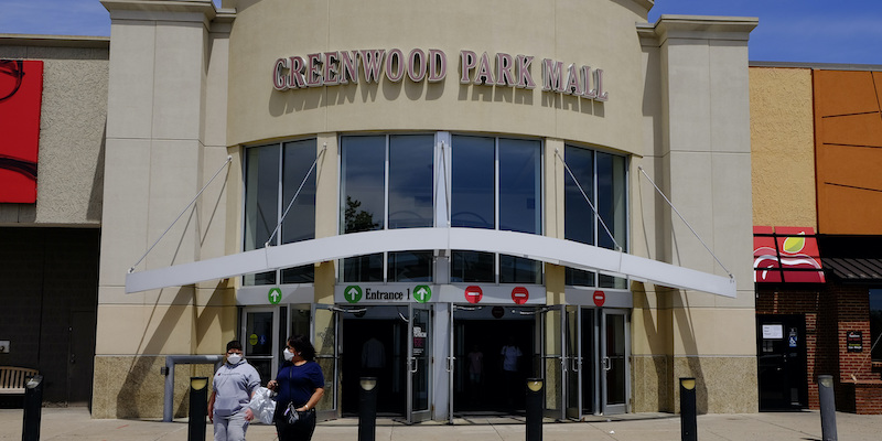 Il centro commerciale in cui è avvenuta la sparatoria a Greenwood, in Indiana (AP Photo/Darron Cummings, File)