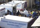 I 21 adolescenti trovati morti in un locale in Sudafrica avevano metanolo nel sangue