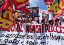I molti problemi dell'inchiesta contro i sindacati di base a Piacenza