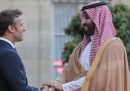 Le critiche a Macron per la sua calorosa accoglienza a Mohammed bin Salman