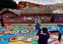 Il “villaggio arcobaleno” di Taiwan è stato ricoperto di vernice per protesta